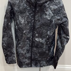 Boy’s Black and Gray All In Motion Hooded Rain Jacket, Size Large NEW w/o Tags